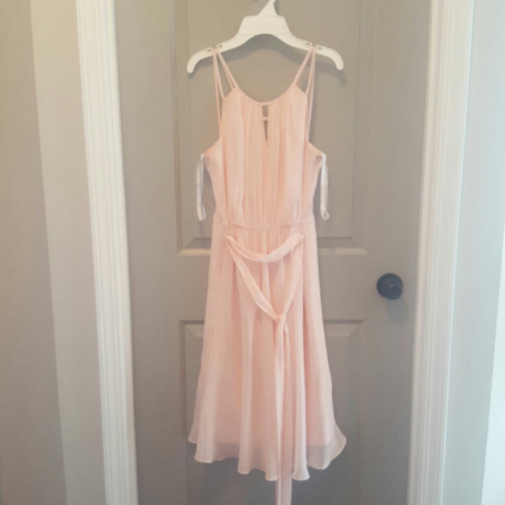 Light pink flowey dress with tie